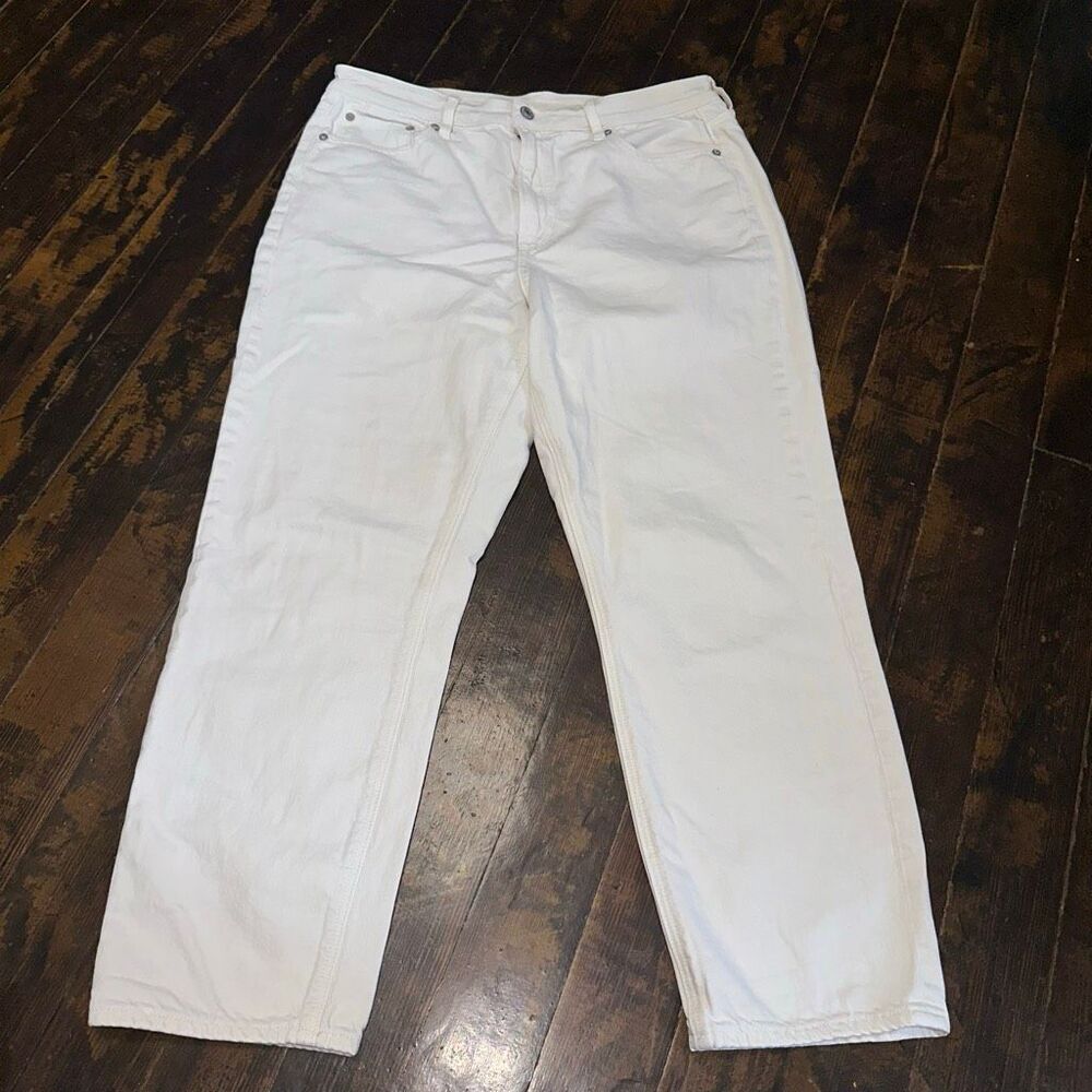 American Eagle 14 cream relaxed normcore mom jeans